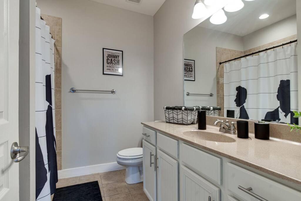 Cashville - Stylish Condo Minutes From Broadway Нэшвилл Экстерьер фото